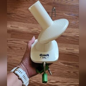 Craft Destiny Yarn Winder in White and Green
